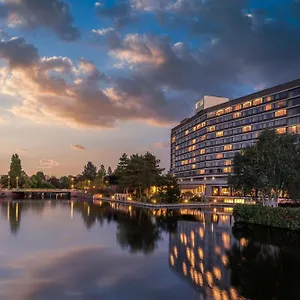 5* מלון Hilton